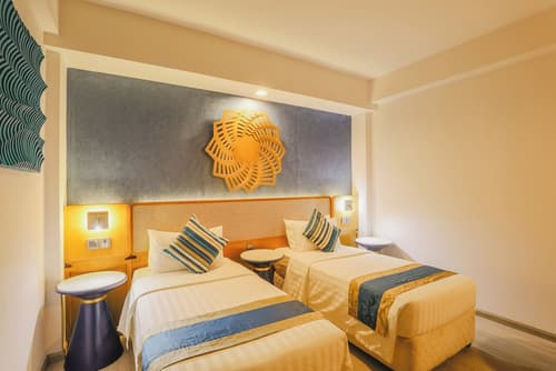 UMET Seaview Hotel with Free Roundtrip Airport Pick up and drop off, Reception