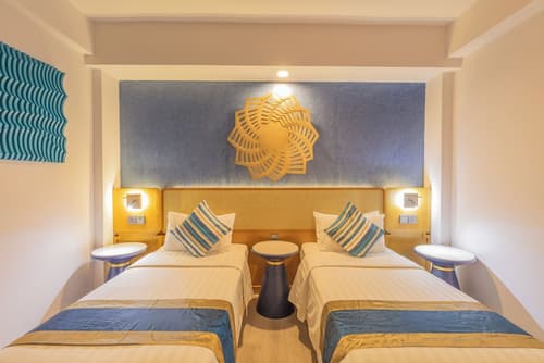 UMET Seaview Hotel with Free Roundtrip Airport Pick up and drop off, Reception