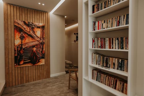 Seaside Hotel, Reception