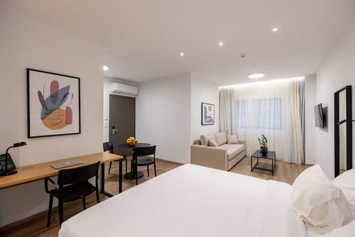 Earos Urban Living, Room