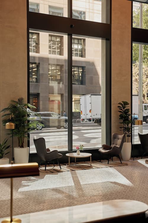 Meriton Suites Melbourne, Lobby sitting area