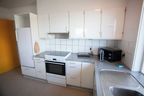 The Bird / Guesthouse / 10 Min Walk Downtown, Shared kitchen