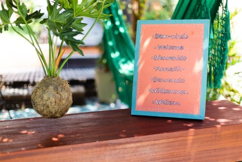 Vila Charme, Reception