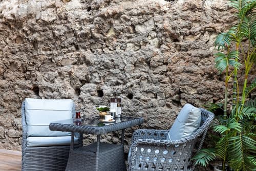 Carina Gold Hotel and Restaurant, Porch