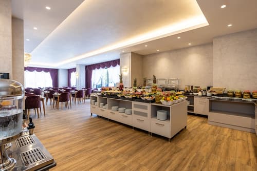 Carina Gold Hotel and Restaurant, Breakfast buffet