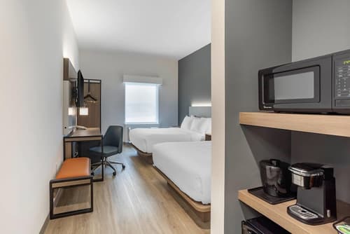 Comfort Inn & Suites Newark Liberty International Airport, Room