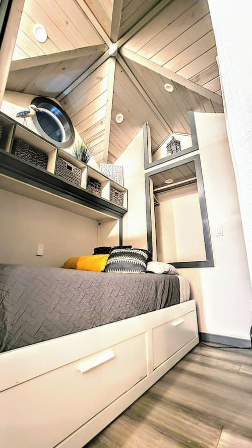 Orlando Lakefront Tiny House Community, Room