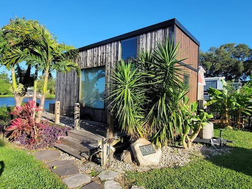 Orlando Lakefront Tiny House Community, Room
