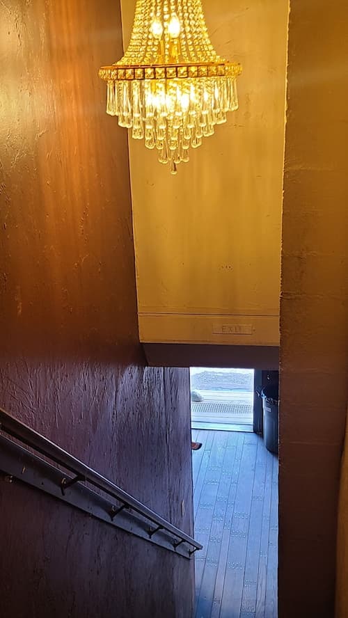 Fairview Inn, Interior entrance