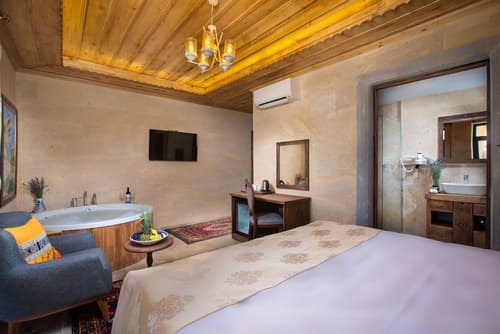 Cappadocia Pyramid Stone House, Room