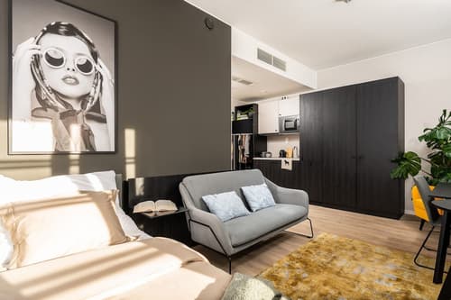 MILESTONE Krakow Center Urban Living, Room