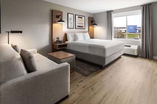 Hawthorn Extended Stay by Wyndham Williston/Burlington, Room