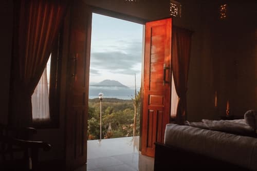 The Sabho Garden, Room