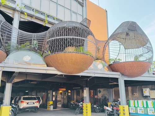 Portal Residence, Primary image