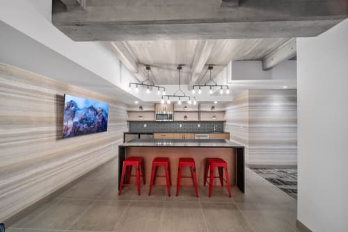 Cannery Lofts Niagara, Lobby sitting area