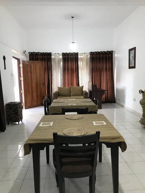 2a Carron Pl, Restaurant