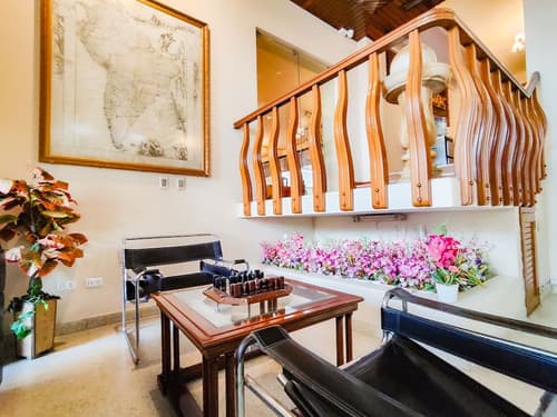 Lido Hotel, Lobby sitting area