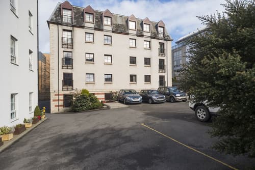 Fountain Court Apartments - Grove, 