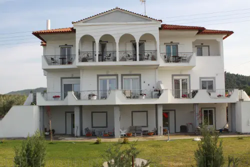 Zephyros Family Apartments, 