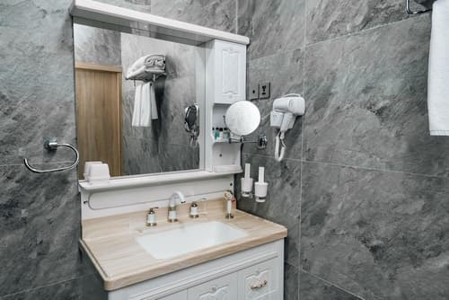 Central Palace Halal Hotel, 