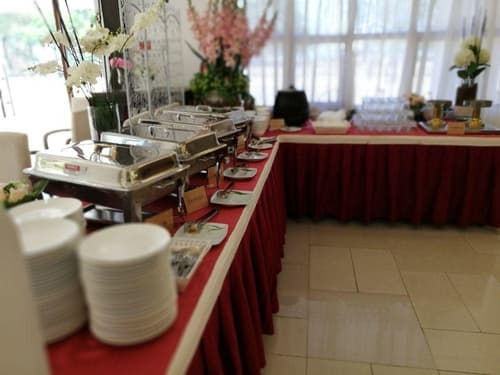 MNM Primula Hotel & Lounge, 