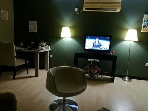 MNM Primula Hotel & Lounge, 