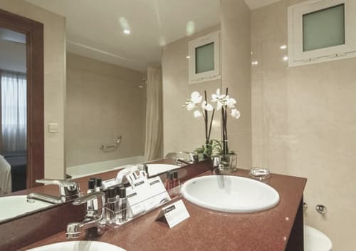 RH Sorolla Centro, Room