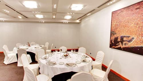 Abba Sants, Restaurant