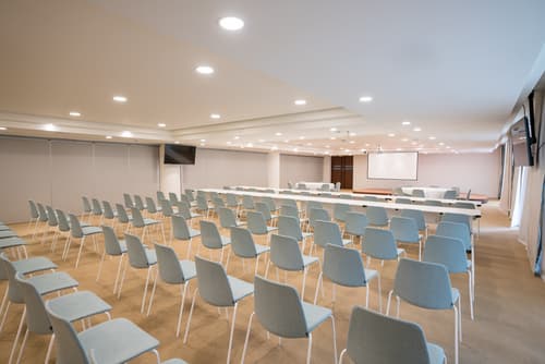 Iberostar Waves Cristina, Conferences