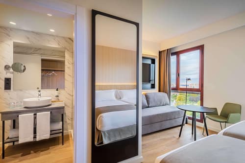 Occidental Pamplona, Room