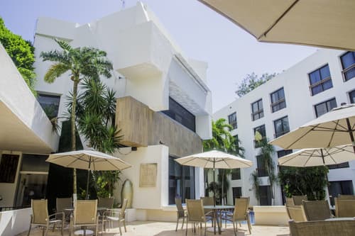 Capital Plaza, Terrace