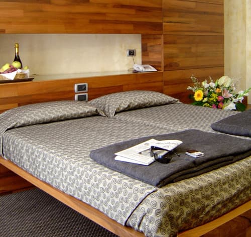 Tritone, General view