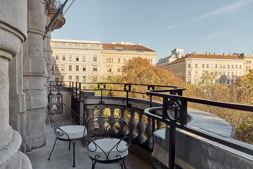 Miiro Palais Rudolf, Terrace