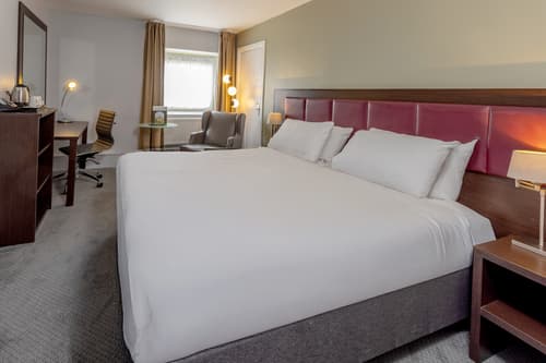 Cambridge Bar Hill Hotel BW Signature Collection, Room