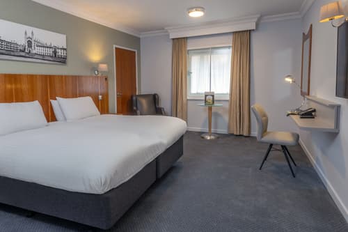 Cambridge Bar Hill Hotel BW Signature Collection, Room