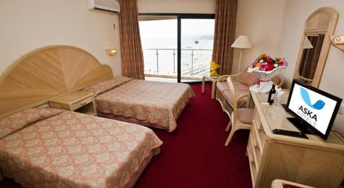 Aska Just In Beach, Room