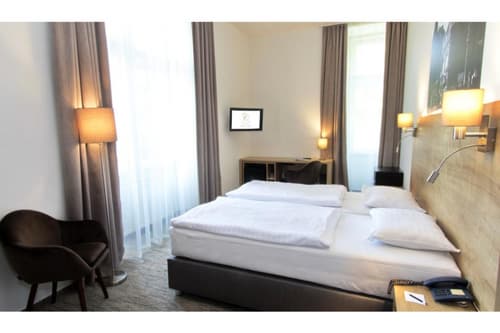 City Hotel Ring, Room