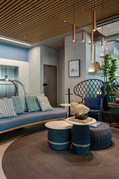 Monte Pascoal, Lobby