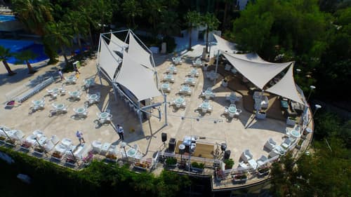 Blue Dreams Resort, Bar