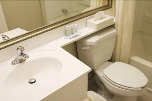 Hotel Des Arts, Room