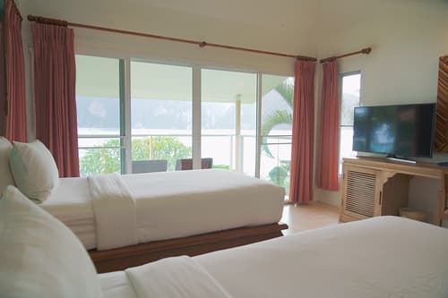 Phi Phi Bayview & Premier Resort, Room