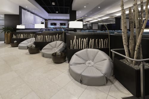 Pan Pacific Toronto, Lobby