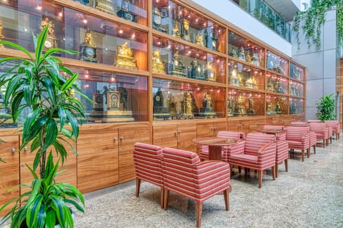 Senator Granada, Lobby