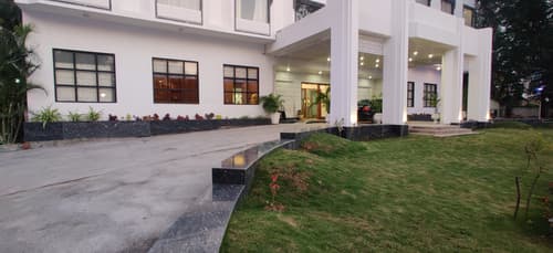 Radiant Globus Hotel, General view