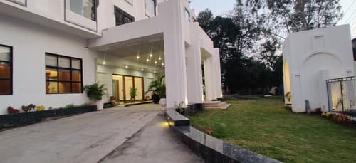 Radiant Globus Hotel, General view