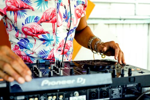 Selina Gold Dust, Sports and Entertainment