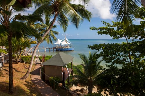 Coco de Mer Hotel and Black Parrot Suites, General view