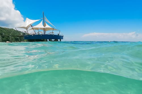 Coco de Mer Hotel and Black Parrot Suites, General view