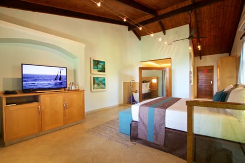 Coco de Mer Hotel and Black Parrot Suites, Room