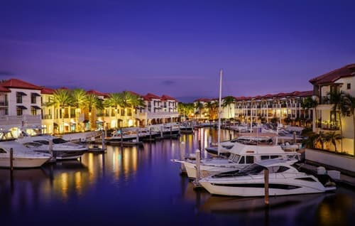 Naples Bay Resort & Marina, General view